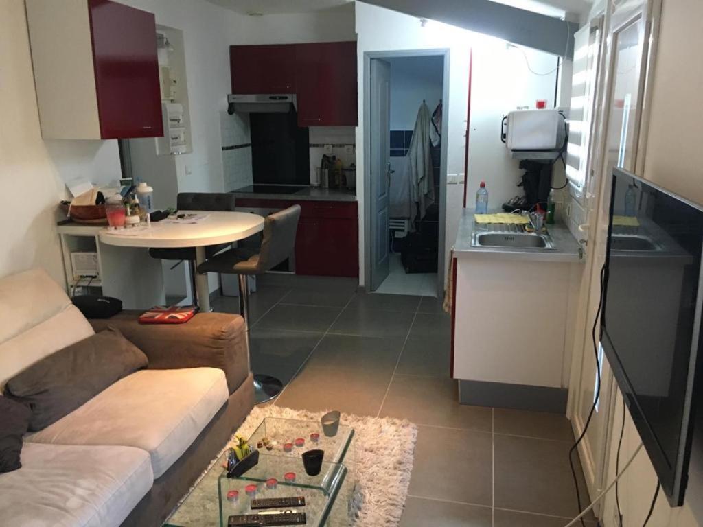 Tomel Apartment ตูลง ภายนอก รูปภาพ